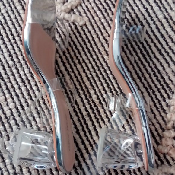 SUBTLE SILVER MIRROR PERSPEX BLOCK MID HEELS - Picture 8 of 13